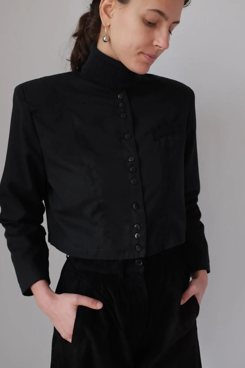 CROPPED VINTAGE BLACK BOXY BLAZER